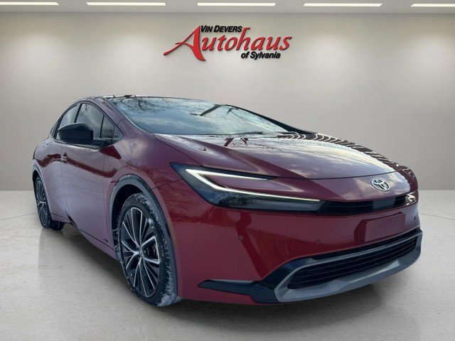 Used 2023 Toyota Prius XLE image 2