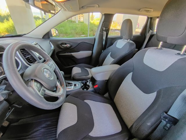 Used 2014 Jeep Cherokee Sport FWD image 28