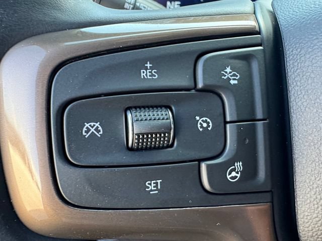 Used 2024 Chevrolet Suburban High Country AWD/4WD image 7