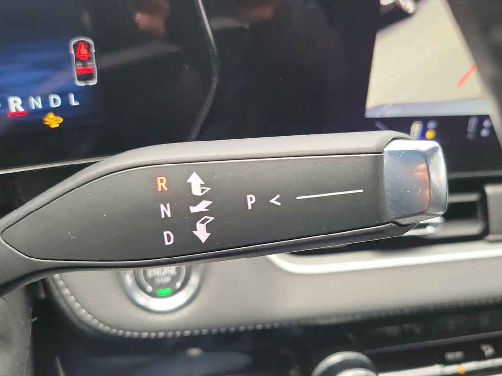 Used 2025 Chevrolet Equinox LT w/ Safety and Technology Package FWD image 24
