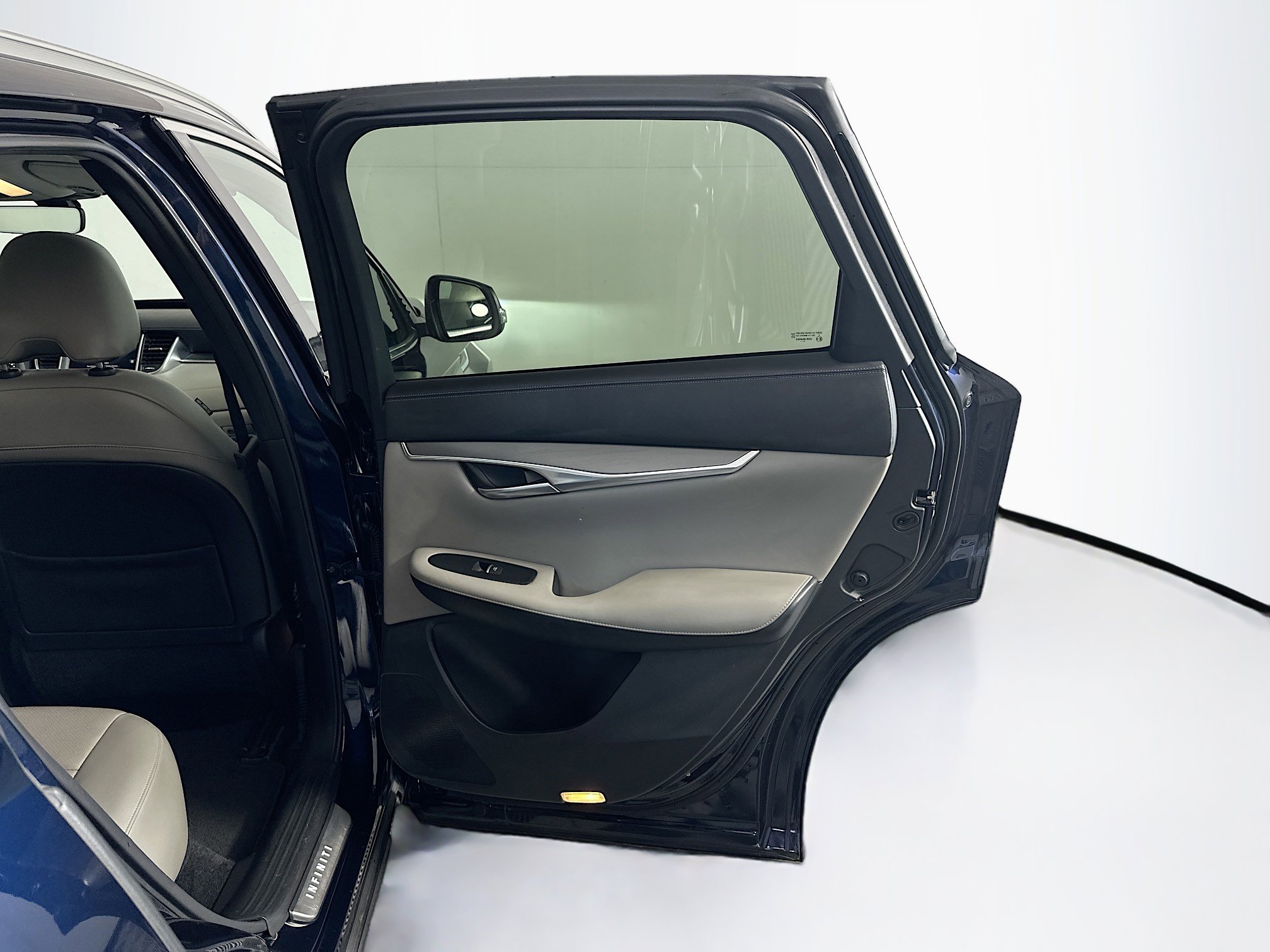Used 2023 INFINITI QX50 Luxe FWD image 32