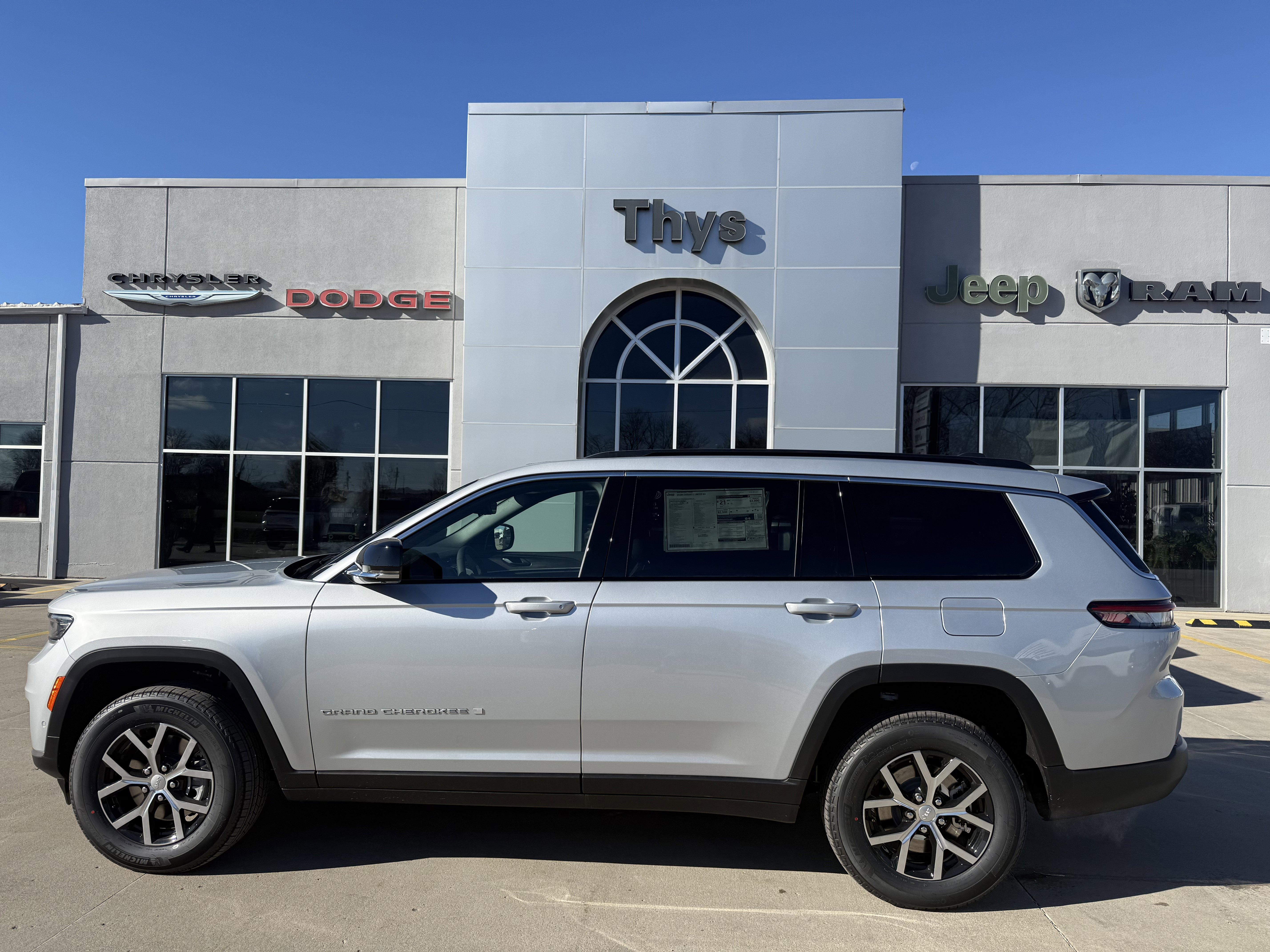 New 2025 Jeep Grand Cherokee L Limited image 38