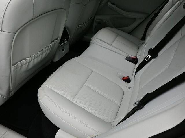 Certified 2025 Porsche Macan image 15