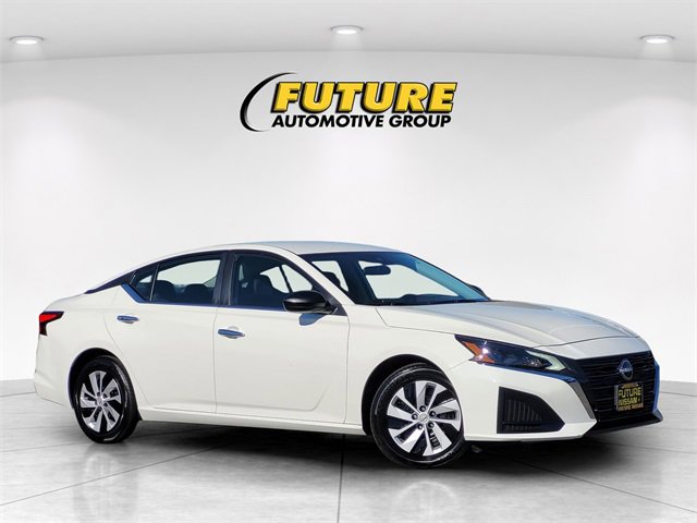 Certified 2025 Nissan Altima 2.5 S image 1