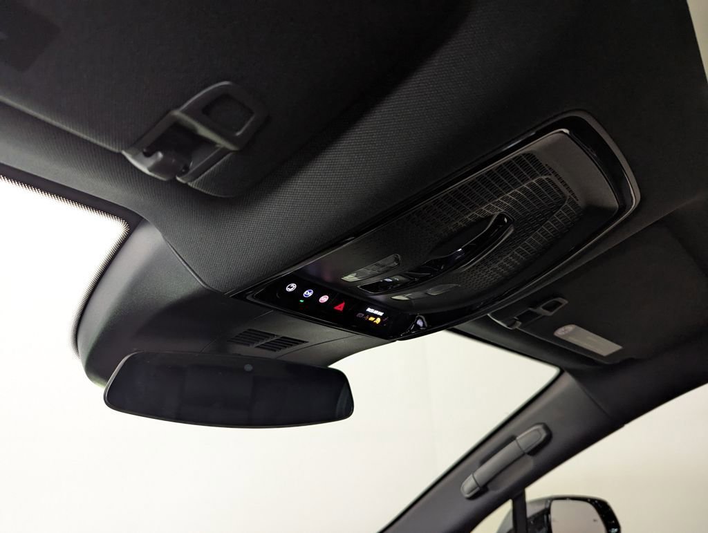 Used 2024 Cadillac Lyriq Sport image 19