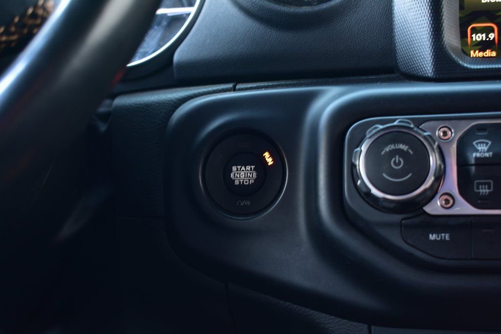 Used 2022 Jeep Wrangler Unlimited Sahara image 40