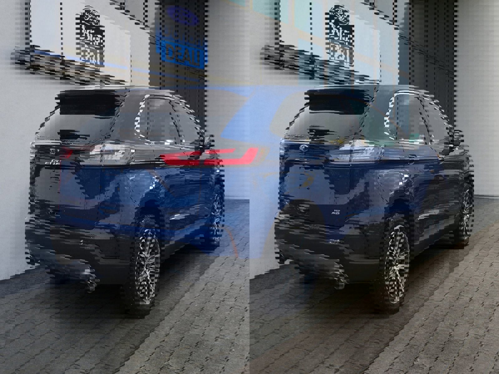 Certified 2024 Ford Edge Titanium w/ Equipment Group 301A image 3