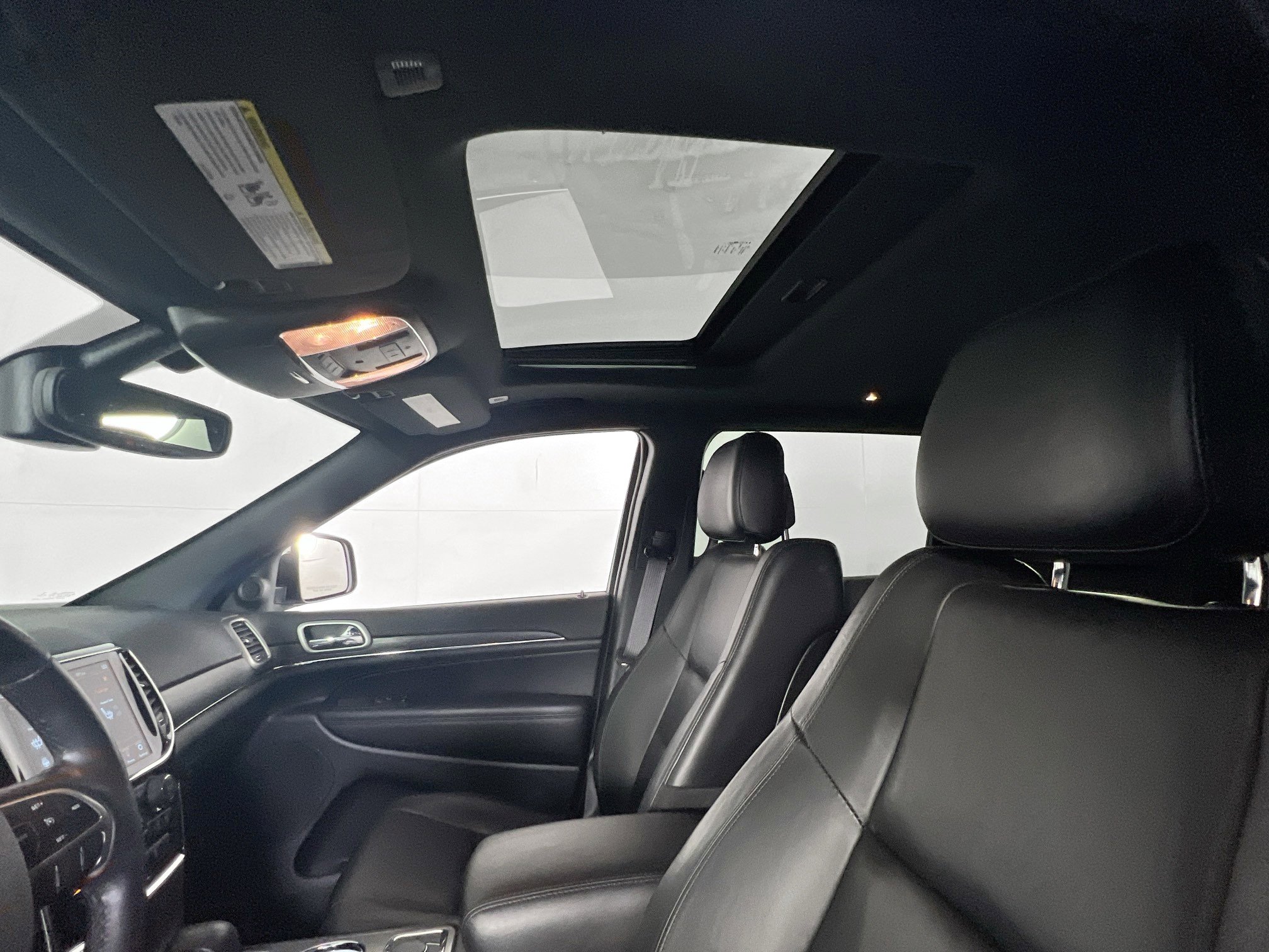 Used 2022 Jeep Grand Cherokee Limited image 21