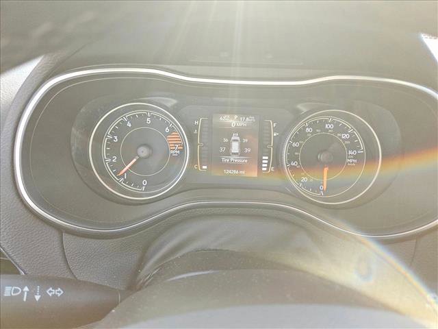 Used 2019 Jeep Cherokee Latitude Plus image 19