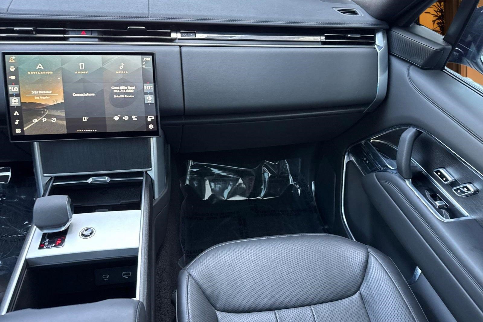 Used 2024 Land Rover Range Rover SE AWD/4WD image 30