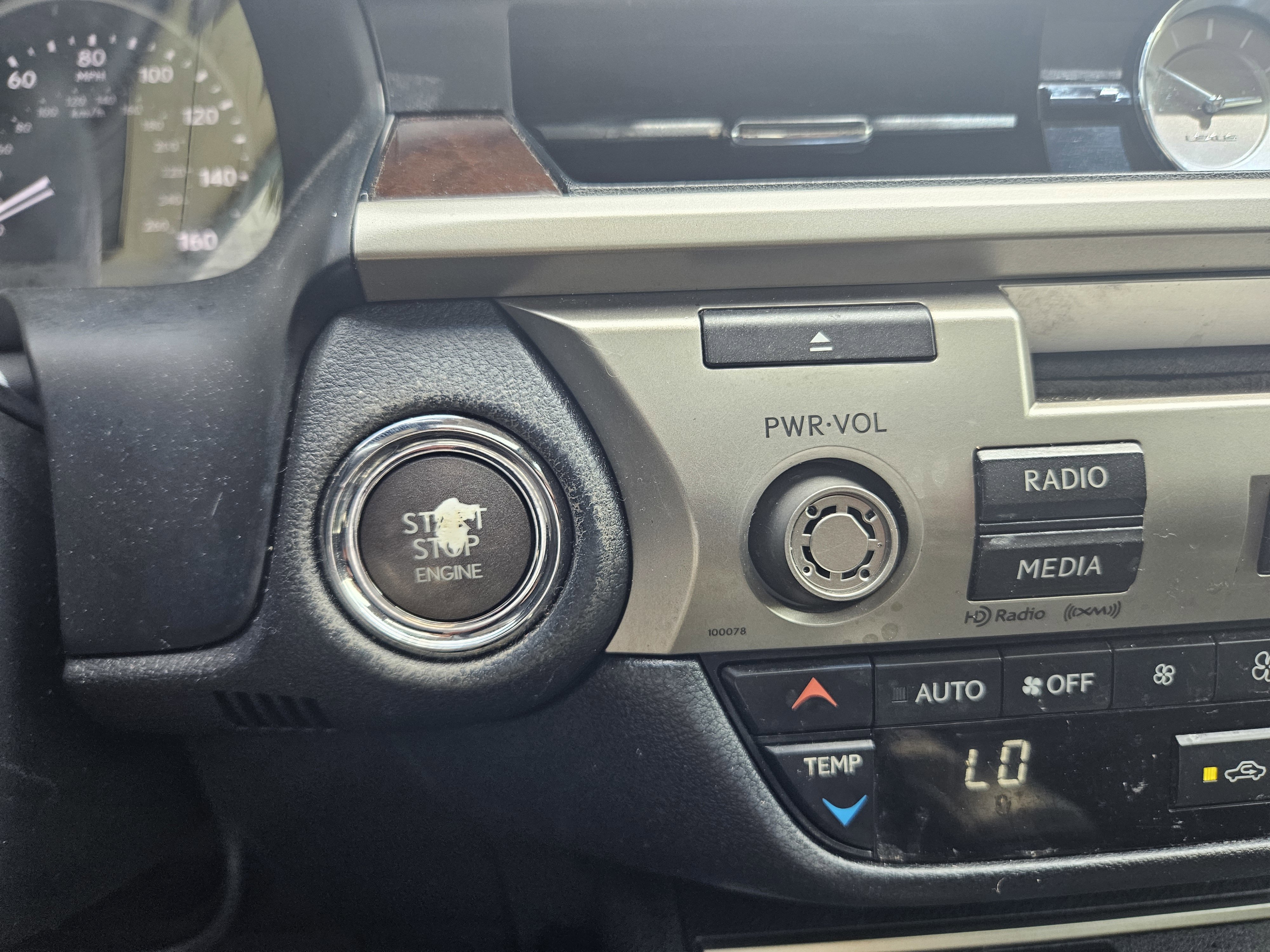 Used 2013 Lexus ES 350 w/ Luxury Pkg FWD image 13