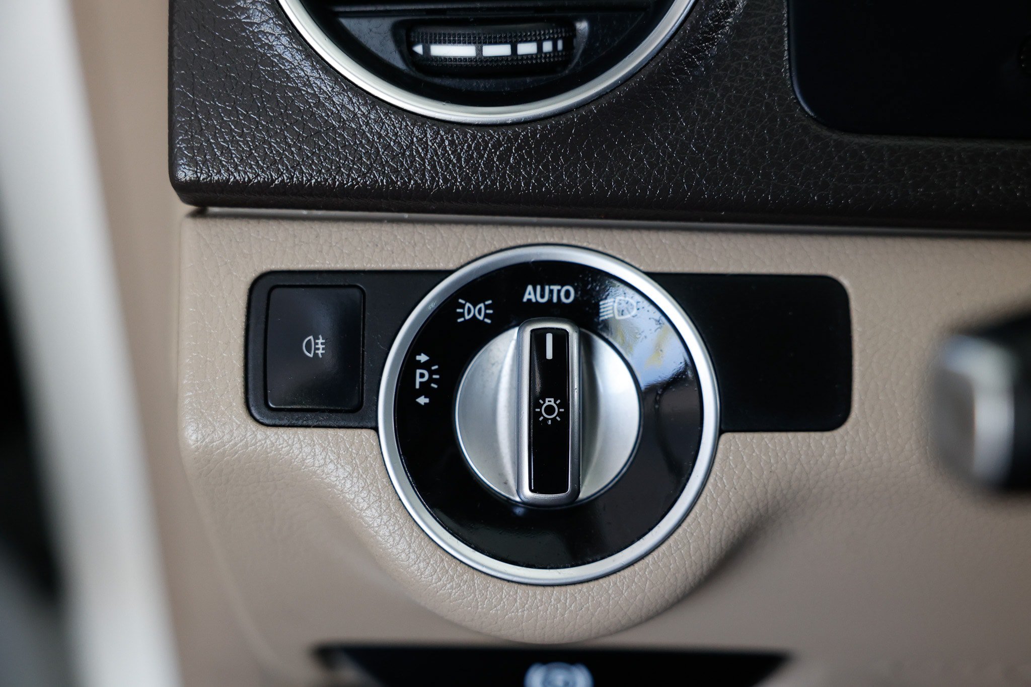 Used 2014 Mercedes-Benz C 300 4MATIC Sedan w/ Multimedia Package image 48