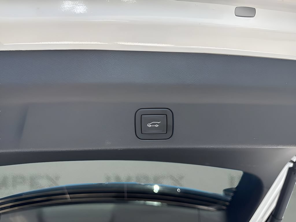 Used 2025 Cadillac Escalade IQ Luxury 2 w/ LPO, Premium Carpet Package AWD/4WD image 36