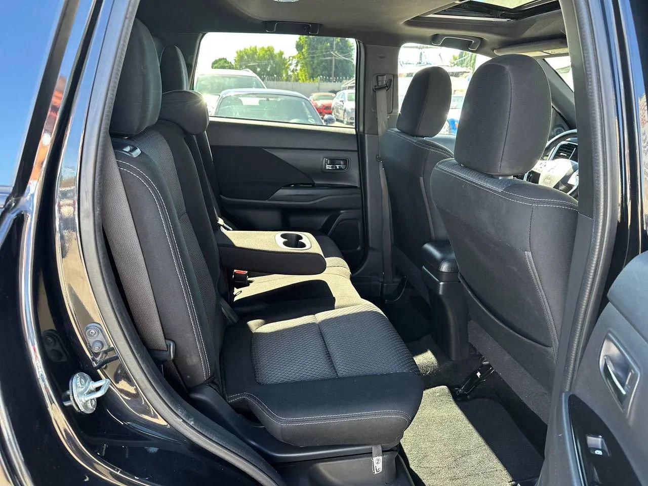 Used 2018 Mitsubishi Outlander LE image 36