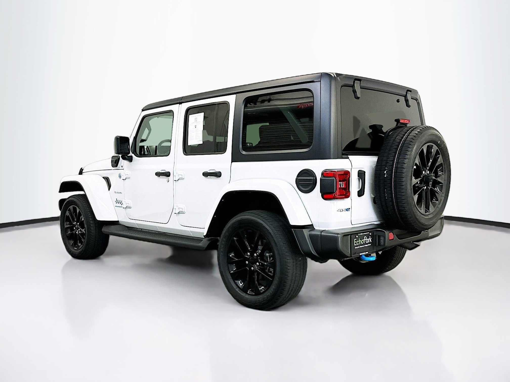 Used 2023 Jeep Wrangler Sahara w/ Cold Weather Group image 5