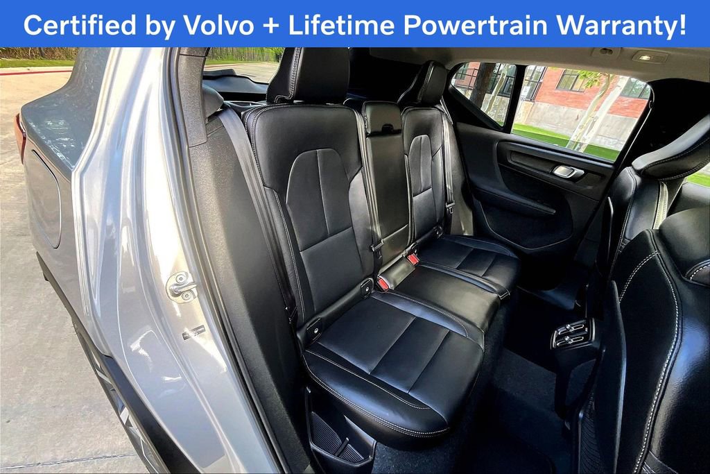 Used 2025 Volvo XC40 B5 Plus image 35