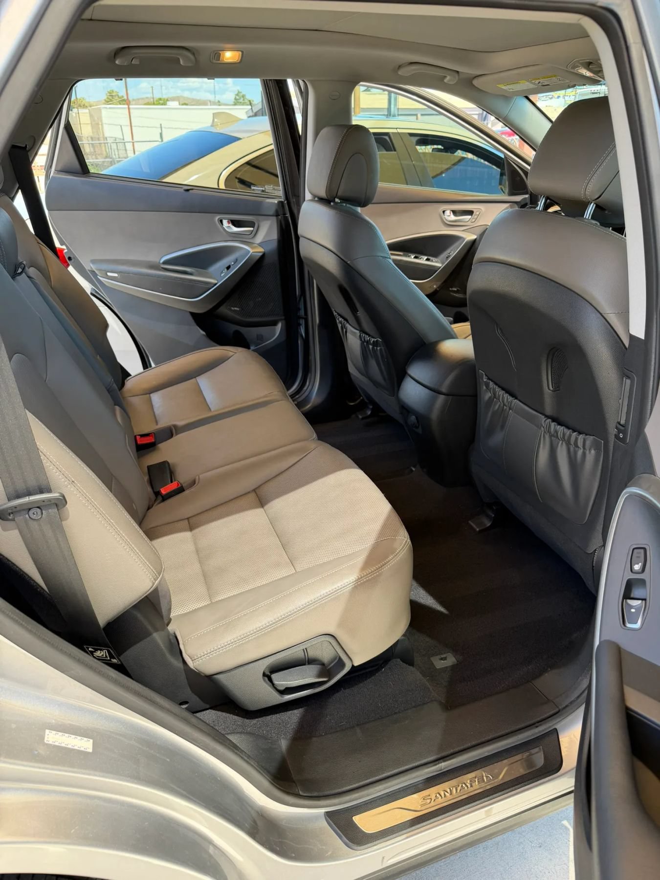Used 2017 Hyundai Santa Fe FWD w/ Cargo Package image 11