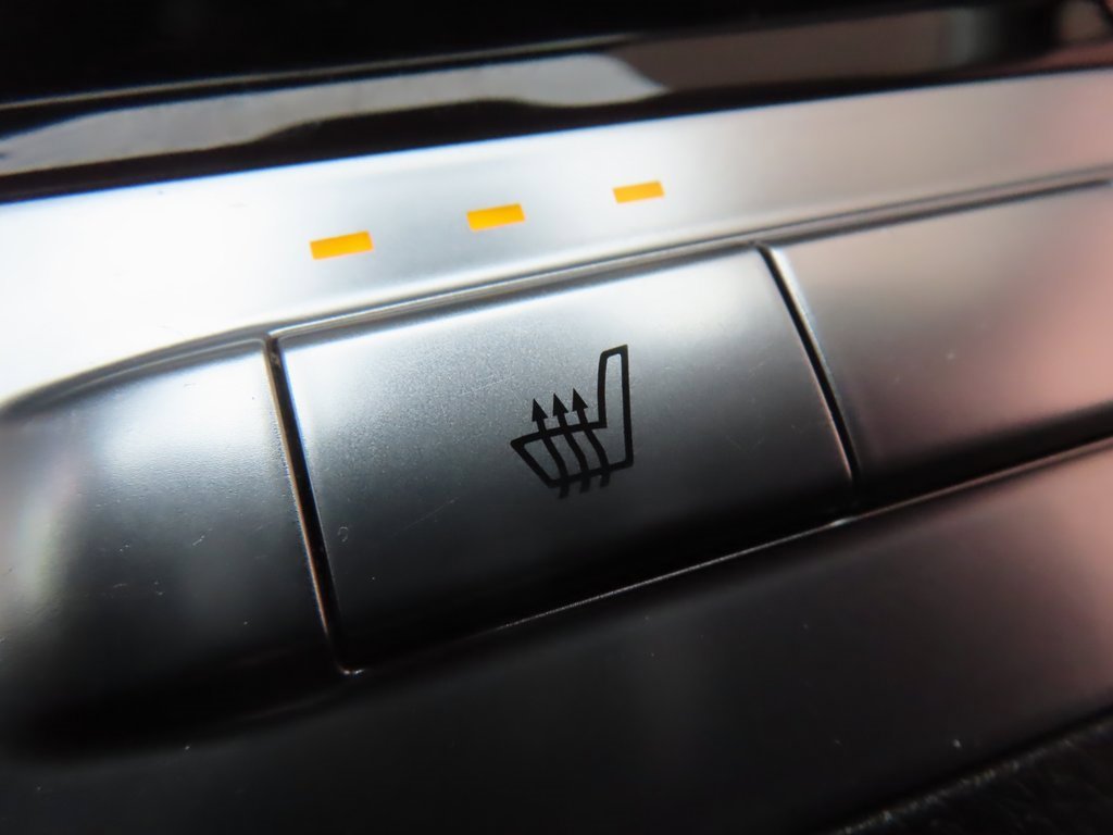 Certified 2024 Kia Carnival EX image 9