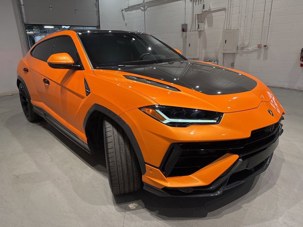 Used 2023 Lamborghini Urus Performante image 3