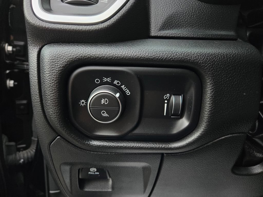 Used 2023 RAM 1500 Big Horn AWD/4WD image 16