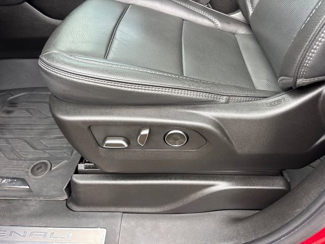 Used 2024 GMC Yukon Denali AWD/4WD image 7