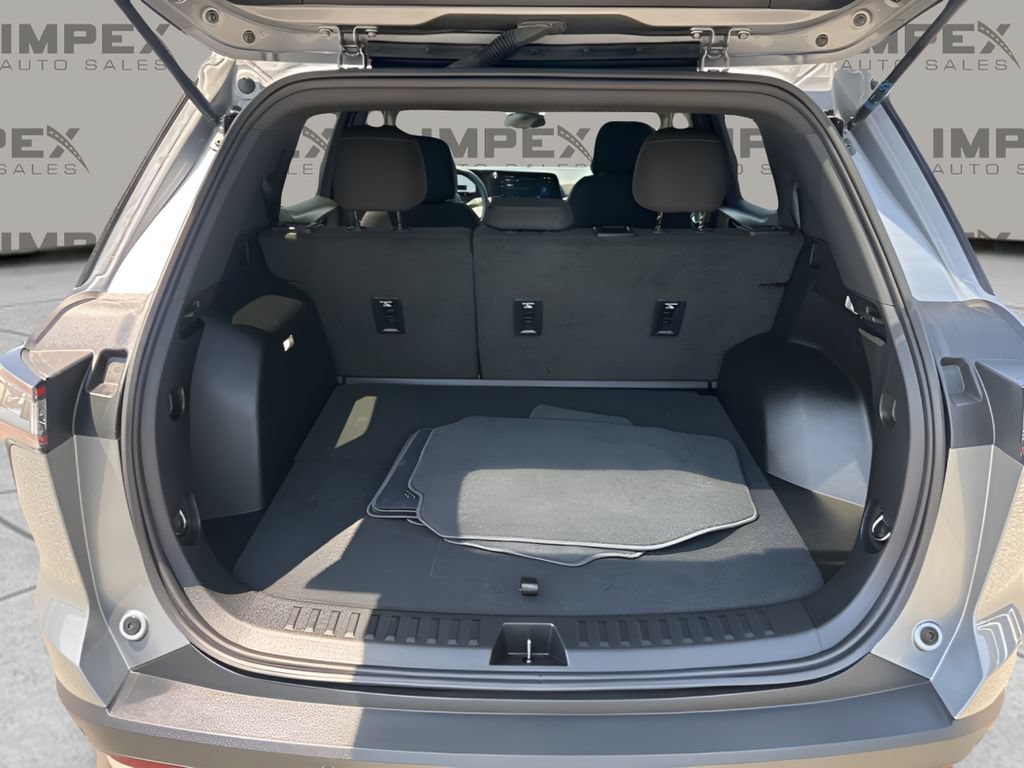 Used 2026 Chevrolet Equinox LT FWD image 28
