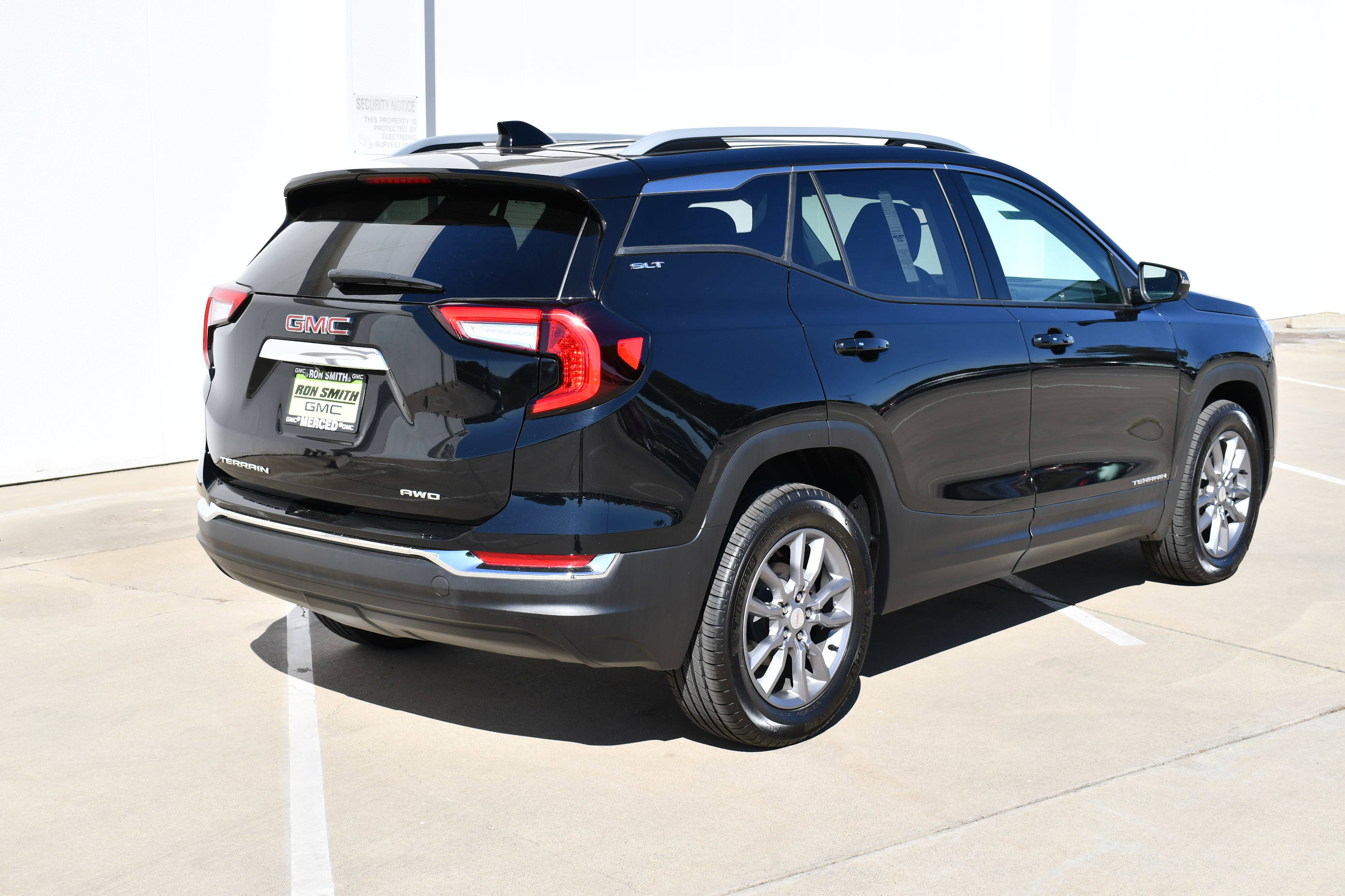 Used 2024 GMC Terrain SLT image 6