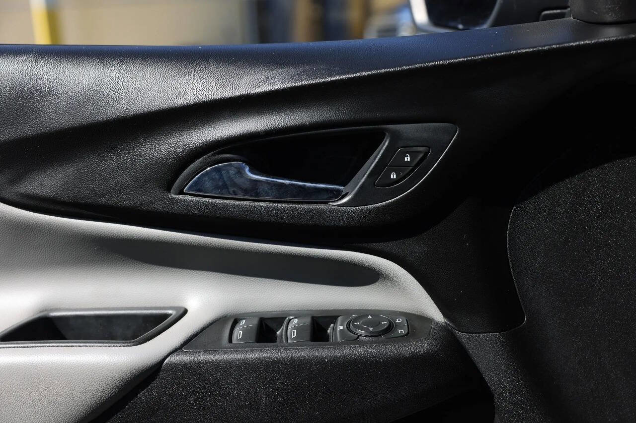 Used 2021 Chevrolet Equinox LS image 14