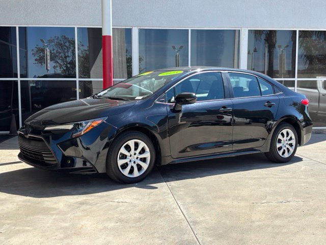 Used 2025 Toyota Corolla LE FWD image 7