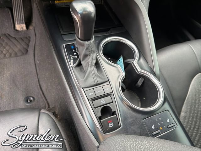 Used 2020 Toyota Camry XSE image 13