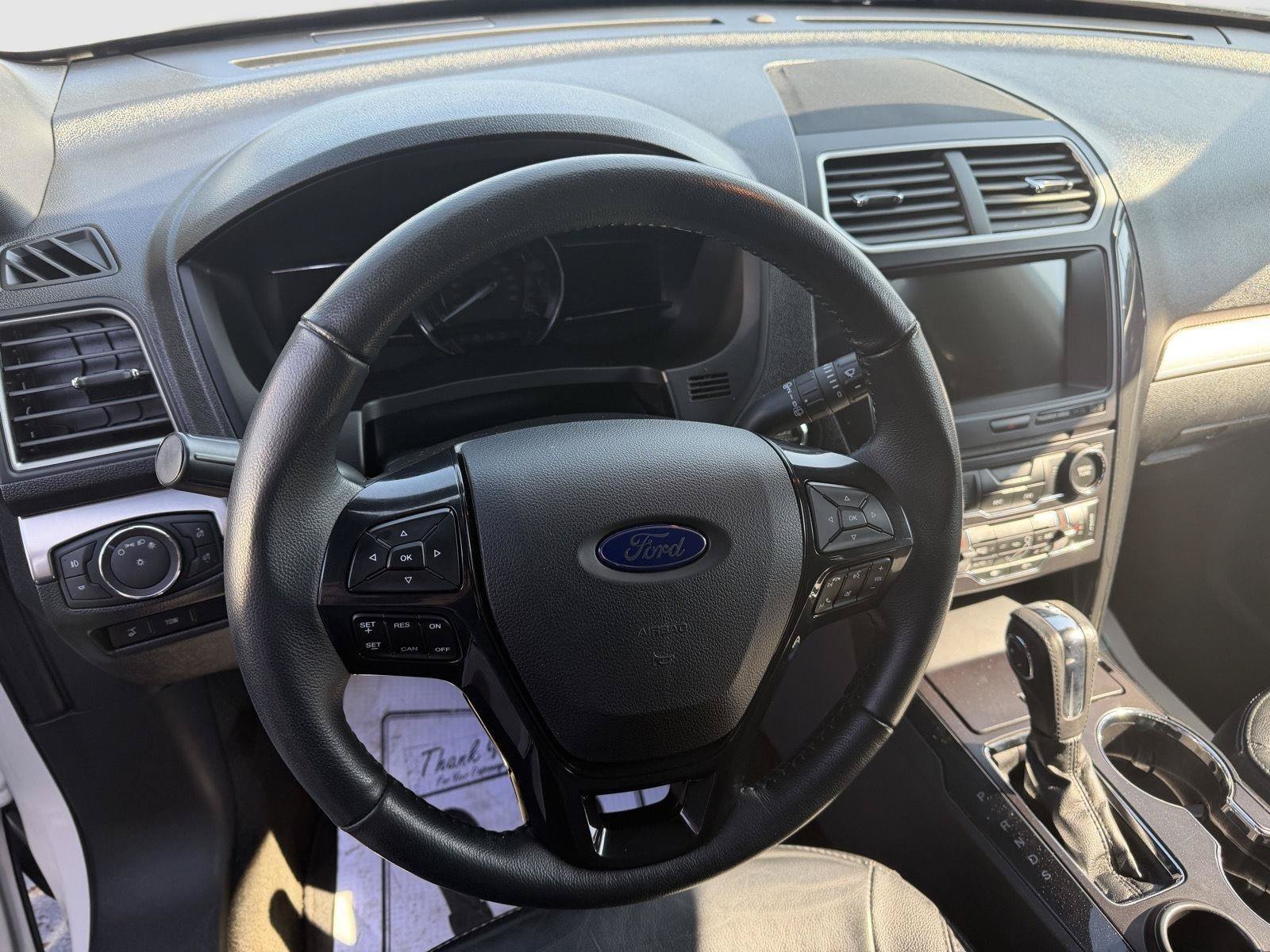 Used 2018 Ford Explorer XLT w/ Equipment Group 202A FWD image 9