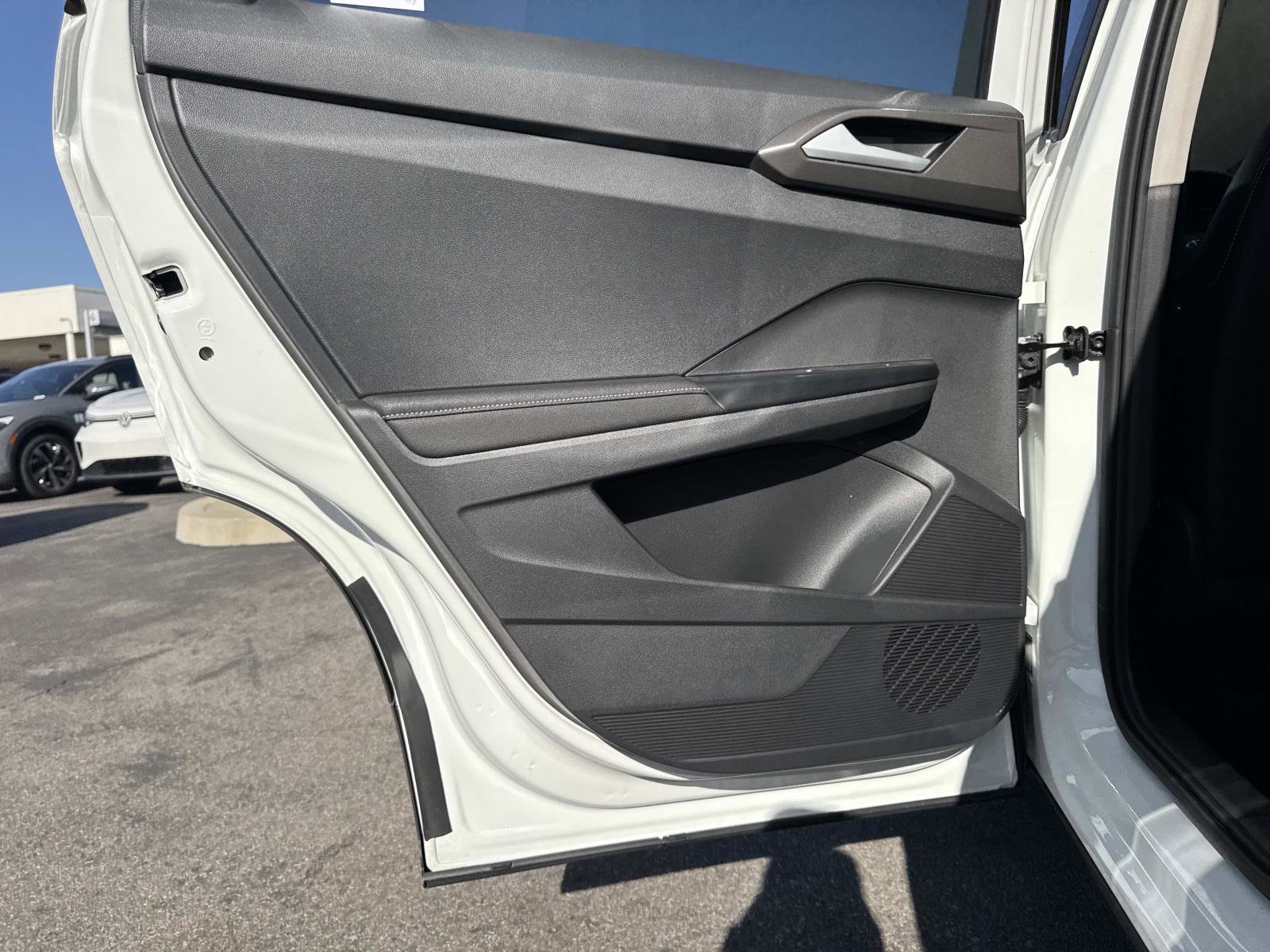 New 2026 Volkswagen Taos SE image 24