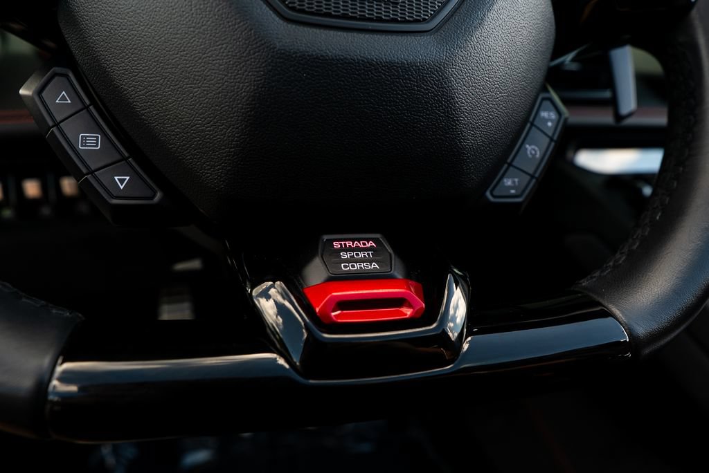 Used 2017 Lamborghini Huracan LP 610-4 AWD/4WD image 28