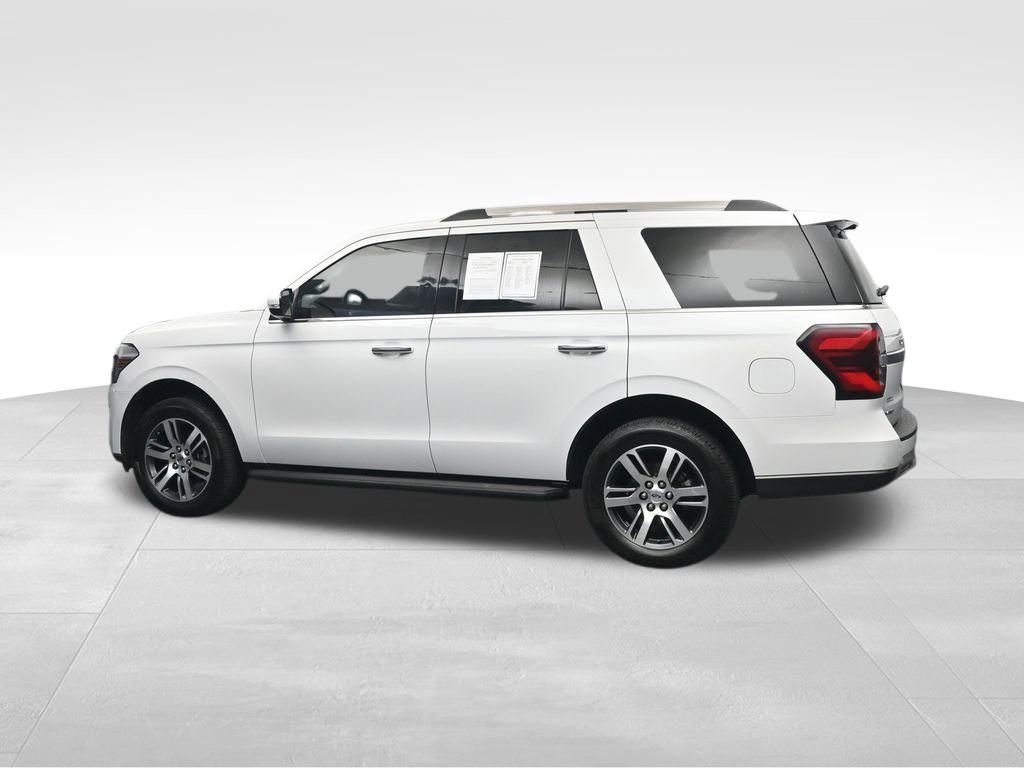 Used 2024 Ford Expedition Limited AWD/4WD image 3