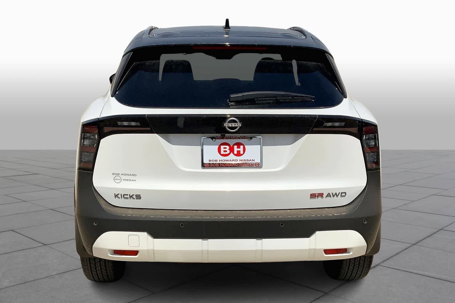 Certified 2025 Nissan Kicks SR image 4