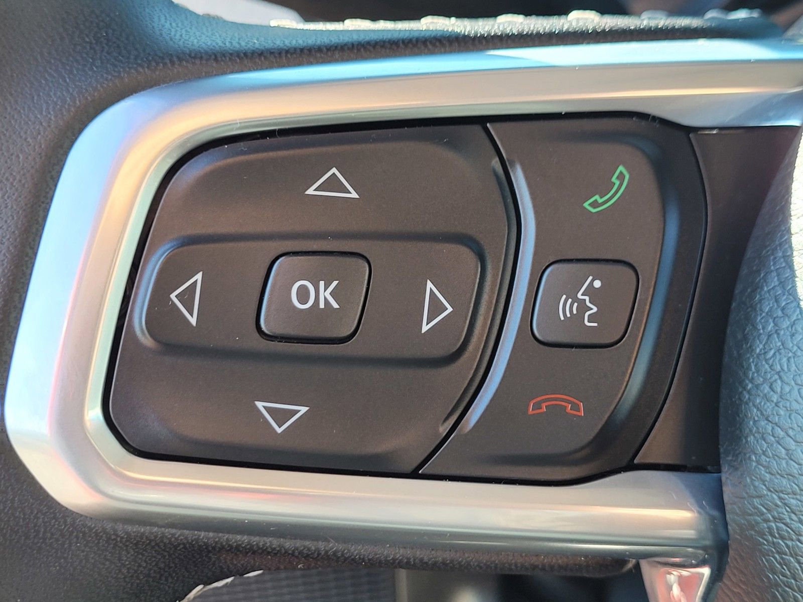 Used 2025 Jeep Wrangler Sahara 4xe image 24