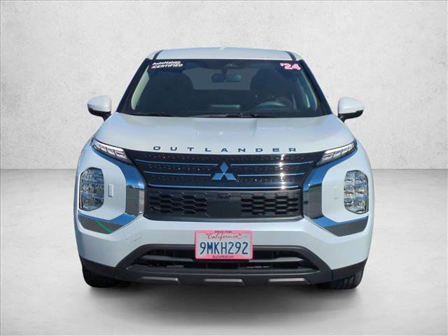 Used 2024 Mitsubishi Outlander ES image 2