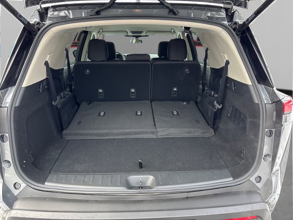 New 2025 Nissan Pathfinder SV w/ Black Appearance Package image 11