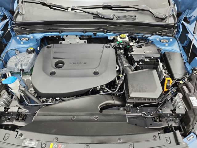 Used 2024 Volvo XC40 B5 Plus w/ Protection Package Premier AWD/4WD image 30