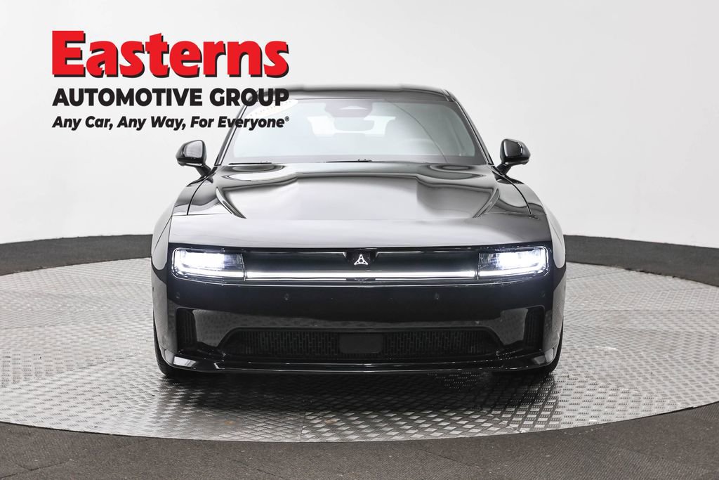 Used 2025 Dodge Charger Daytona Scat Pack w/ Track Pack AWD/4WD image 2