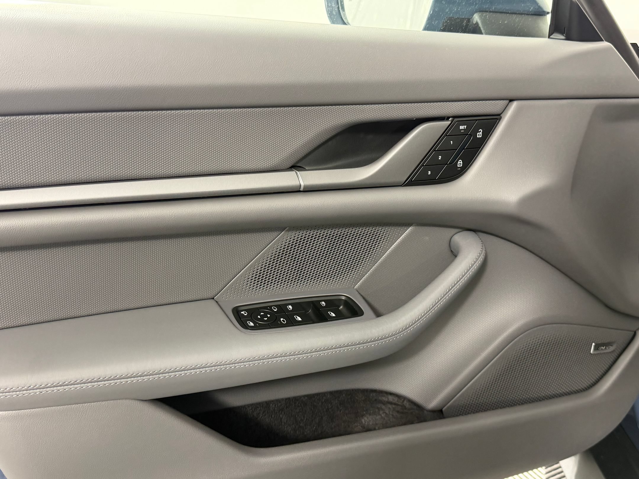 Certified 2026 Porsche Taycan AWD/4WD image 15
