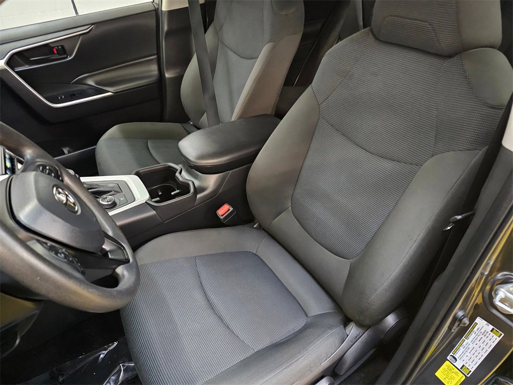 Used 2023 Toyota RAV4 LE image 22