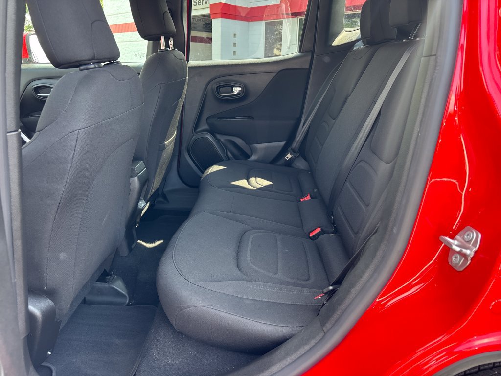Used 2021 Jeep Renegade Latitude AWD/4WD image 26