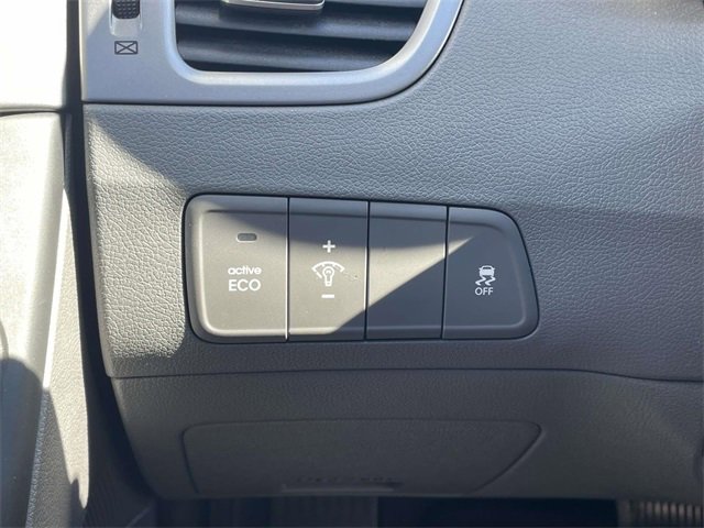 Used 2016 Hyundai Elantra SE image 27