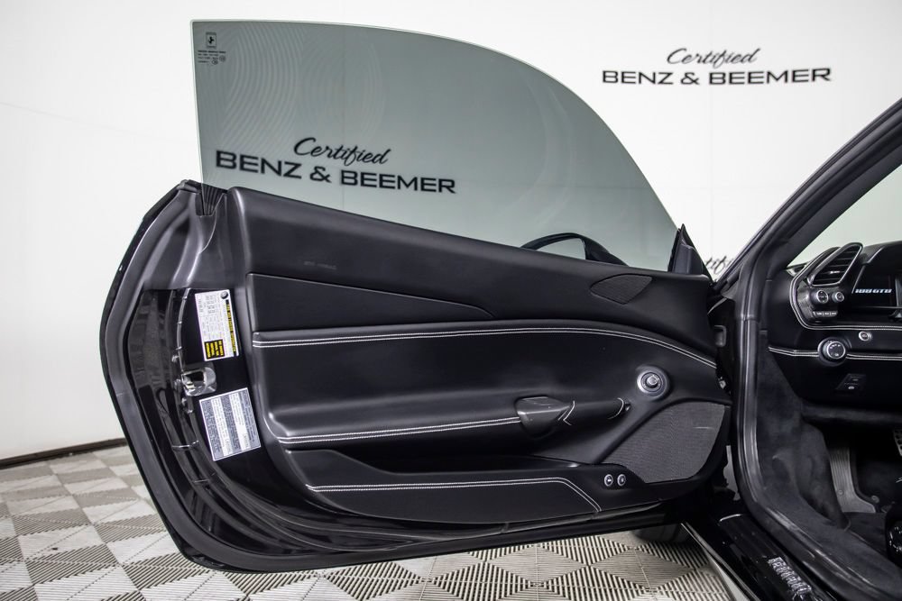 Used 2017 Ferrari 488 GTB RWD image 32