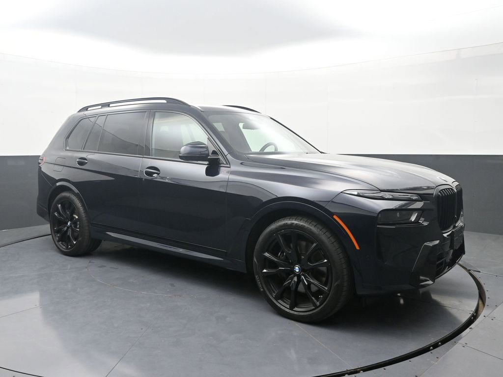 Used 2026 BMW X7 xDrive40i w/ Executive Package image 3