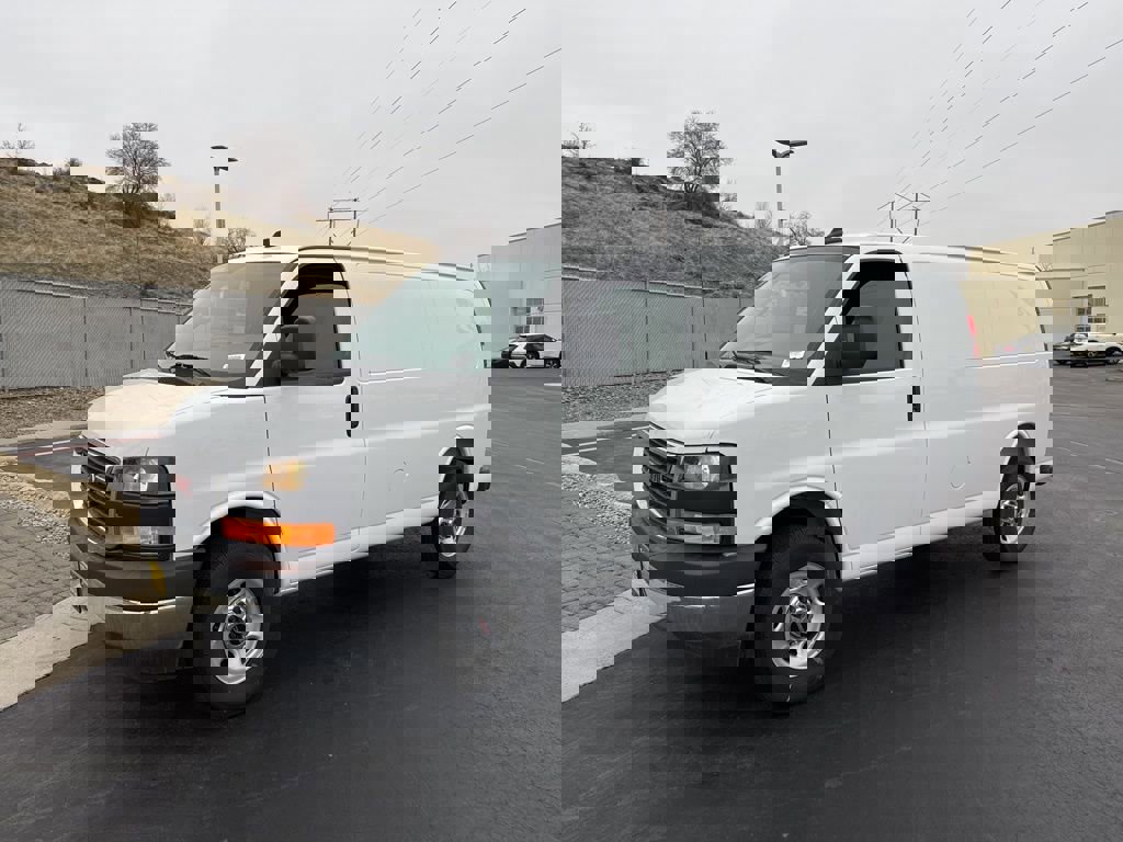 New 2025 GMC Savana 2500 w/ Enhanced Convenience Package image 3