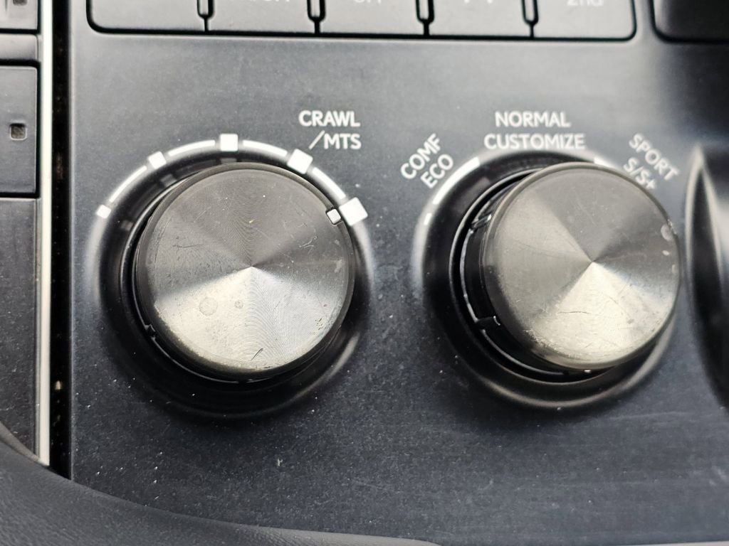 Used 2017 Lexus LX 570 4WD w/ Luxury Package image 13