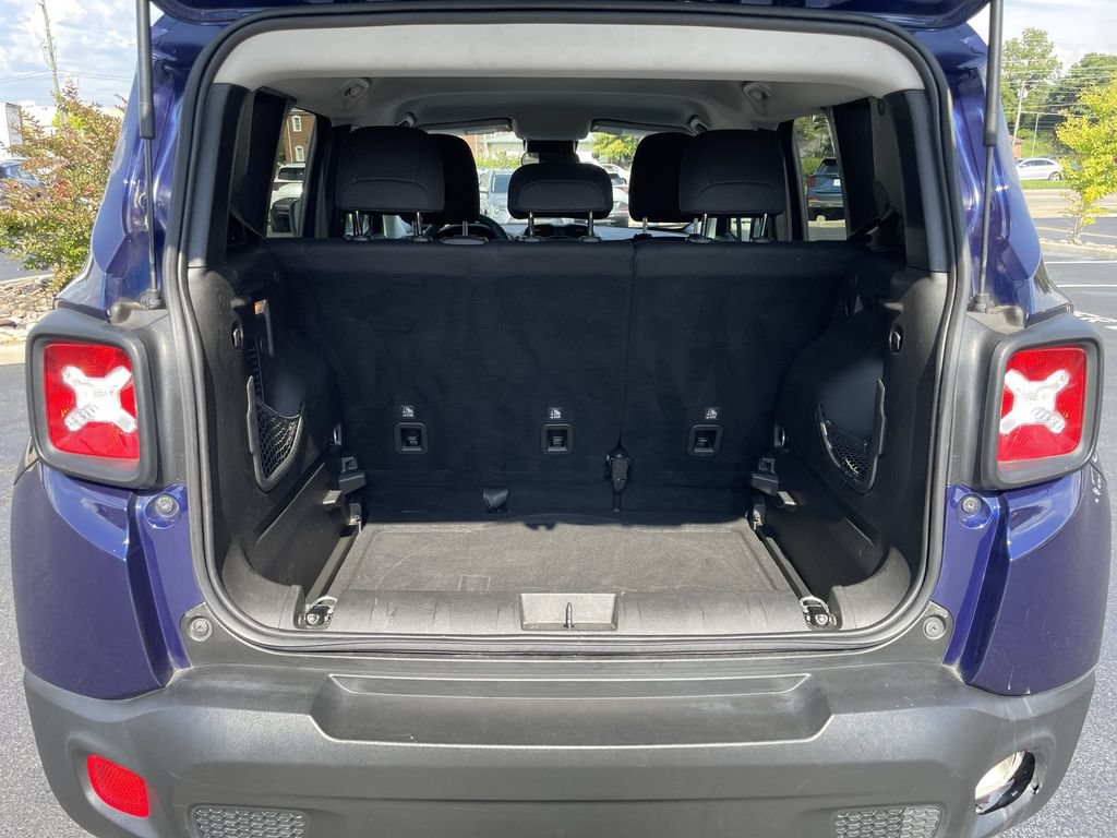 Used 2019 Jeep Renegade Latitude FWD image 35