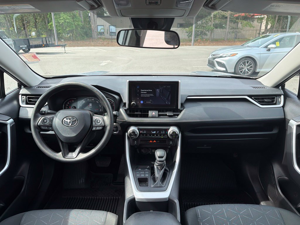 Used 2025 Toyota RAV4 XLE AWD/4WD image 8